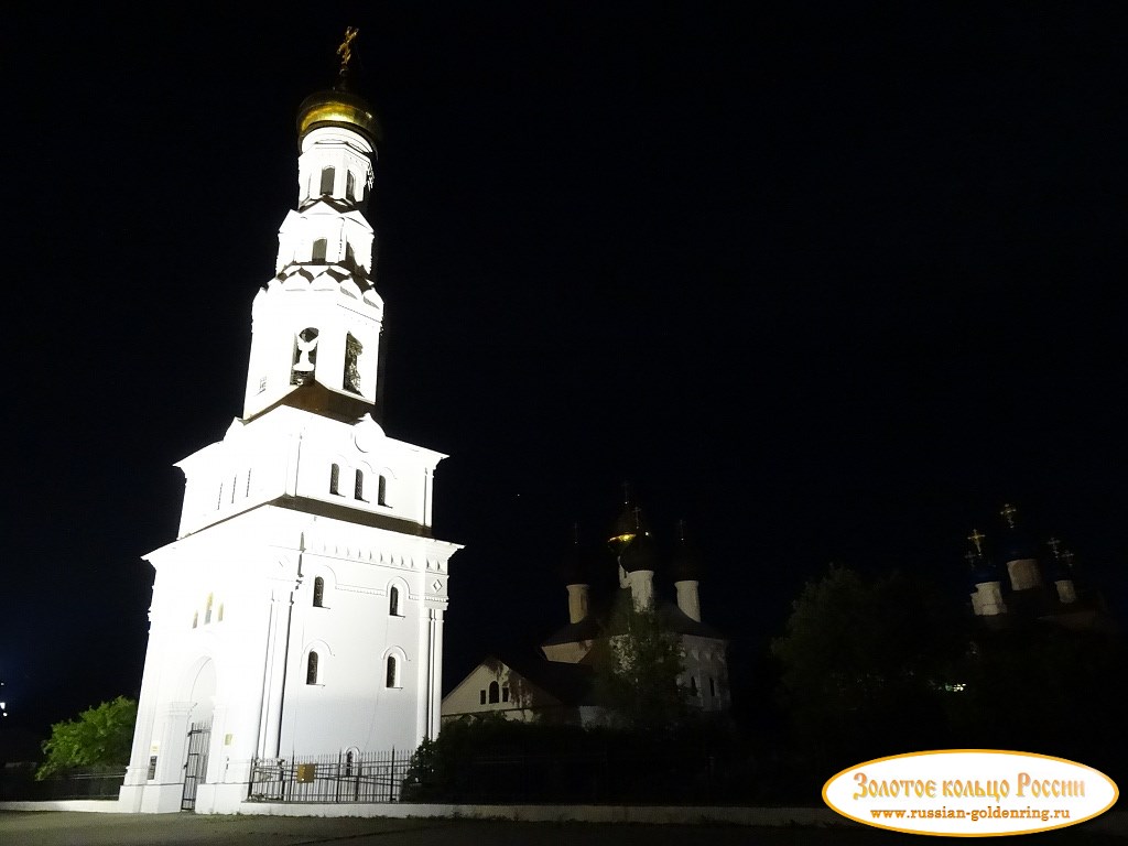 Ансамбль церквей в Завидово. Вечерний вид