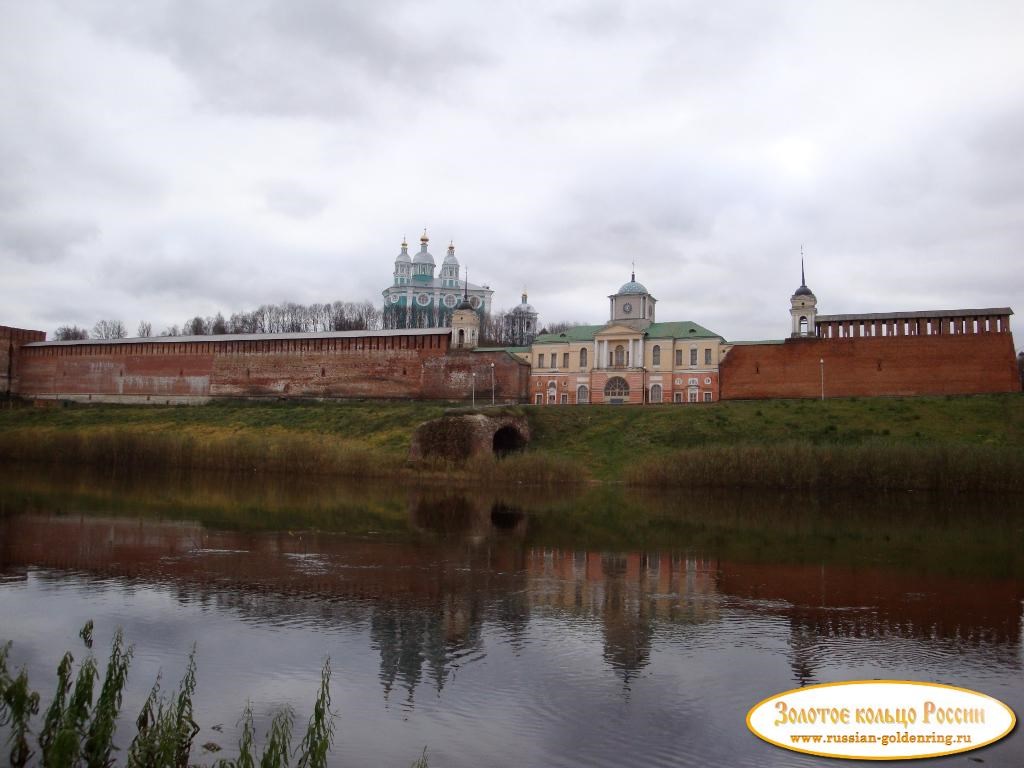 Река Днепр. Смоленская церковь и Успенский собор (вид с правого берега)