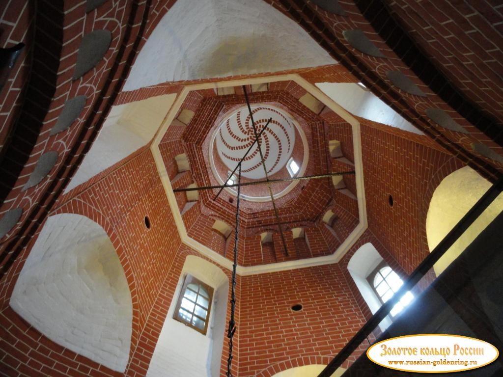 Собор Василия Блаженного (Покровский собор). Купол церкви Александра Свирского
