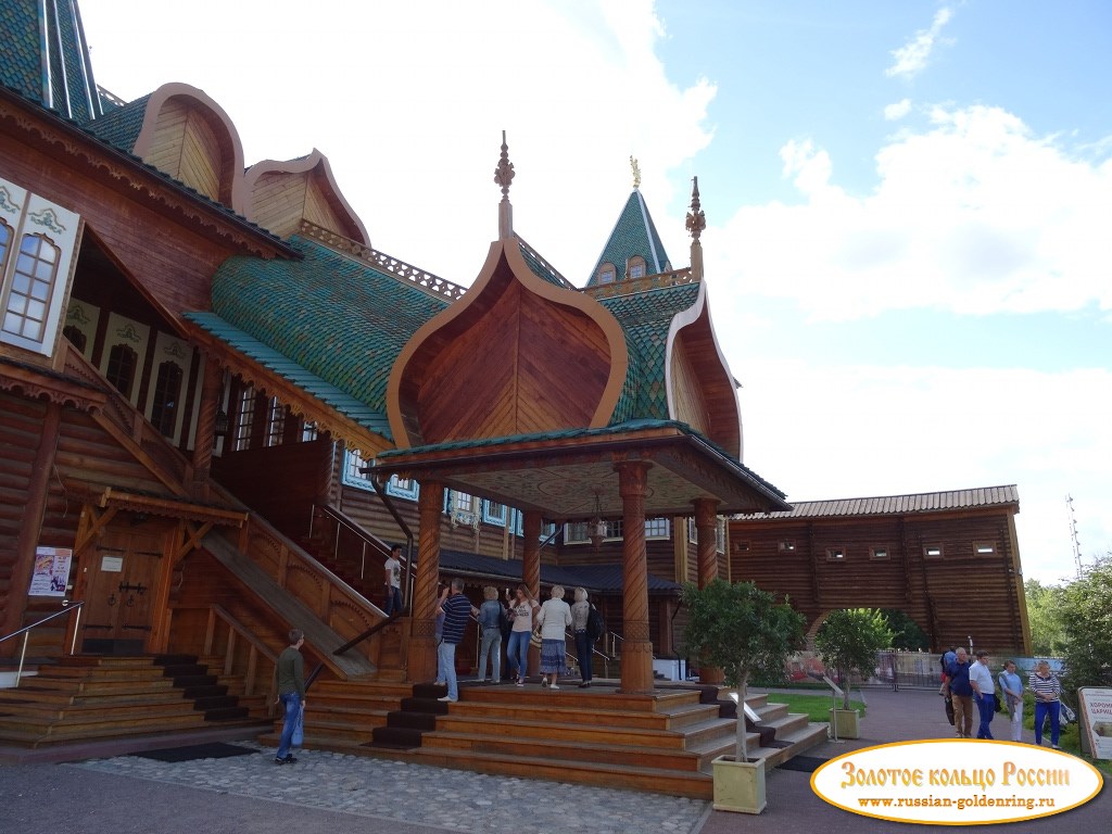 Дворец Алексея Михайловича в Коломенском. Крыльцо Царицыной казны