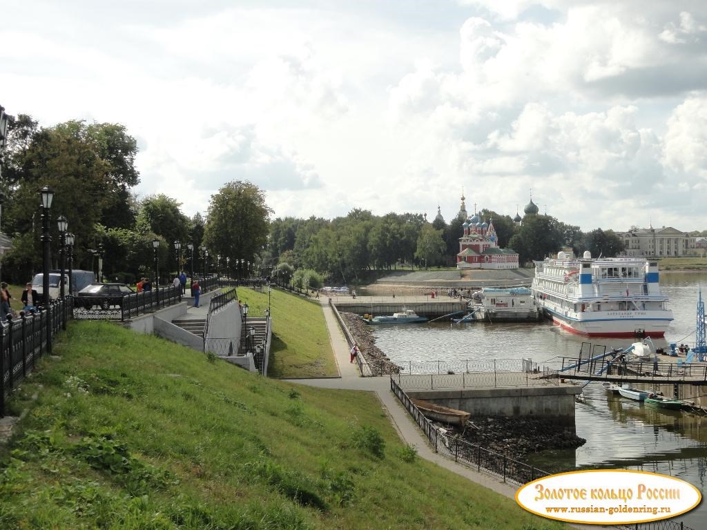 Угличская пристань. Волжская набережная