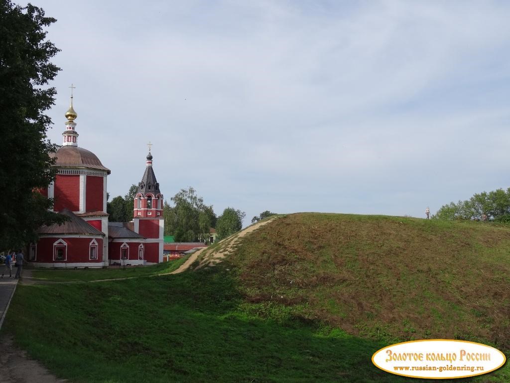 Успенская церковь. Вид со стороны земляного вала