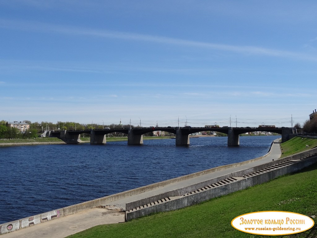 Городской сад. Вид на Нововолжский мост