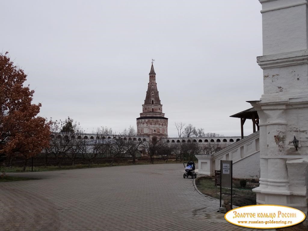 Иосифо-Волоцкий монастырь. В северной части монастыря