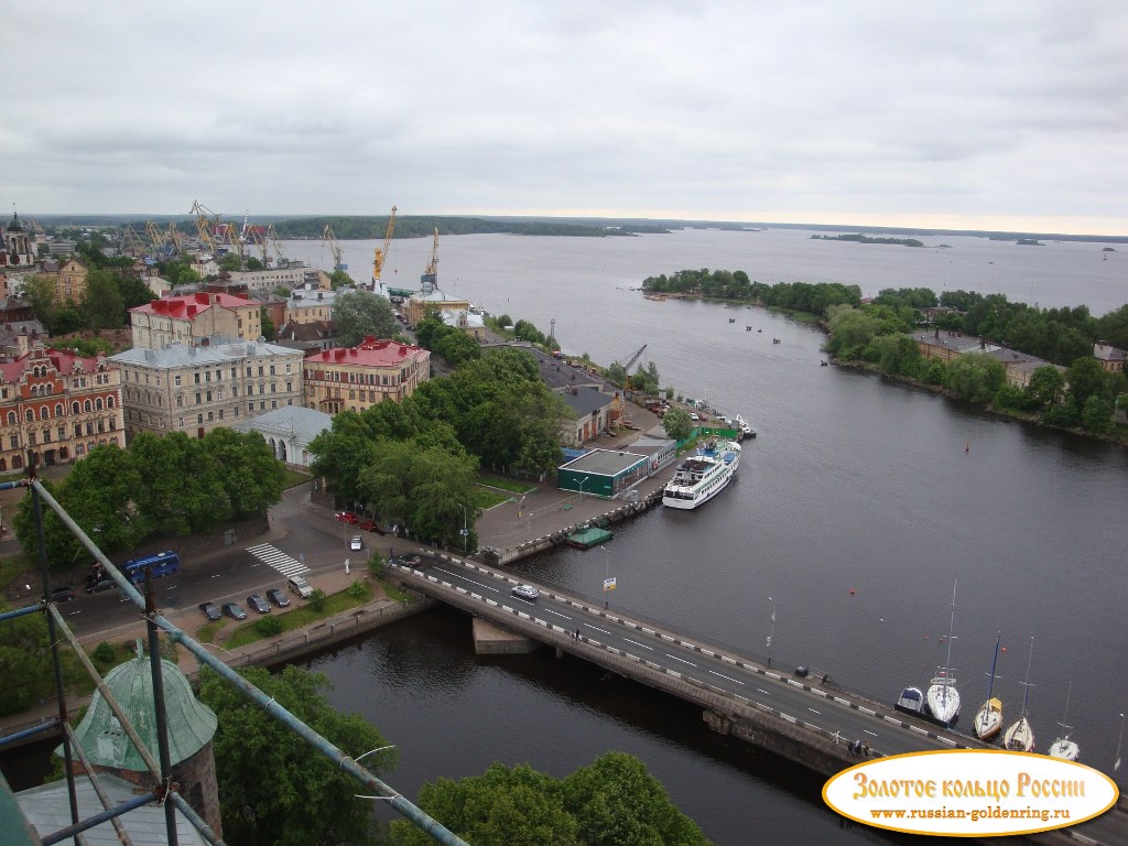 Выборгский замок. Вид из башни на Крепостной мост