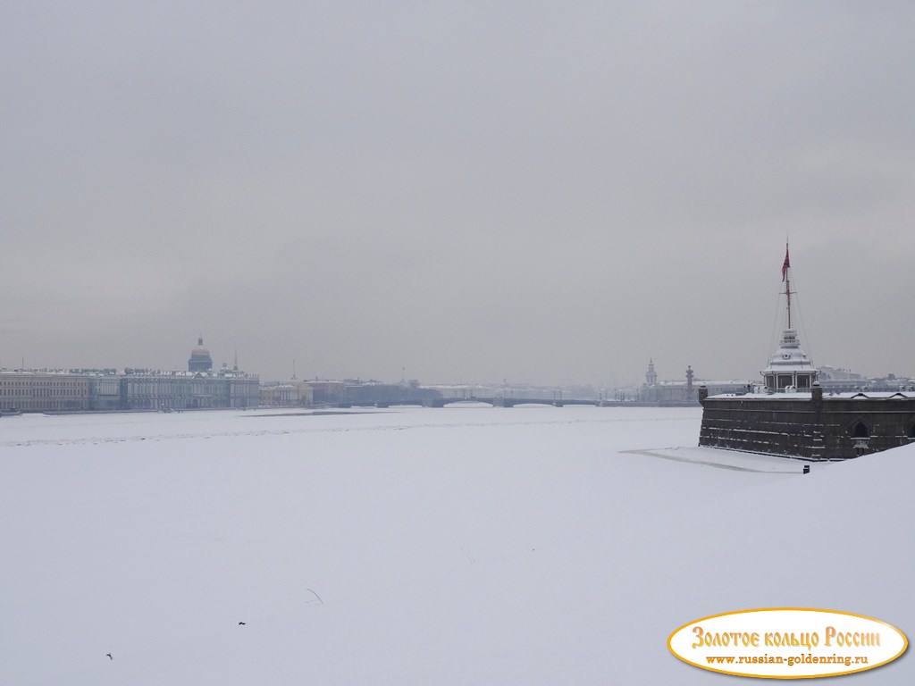 Река Нева. Зимний Петербург