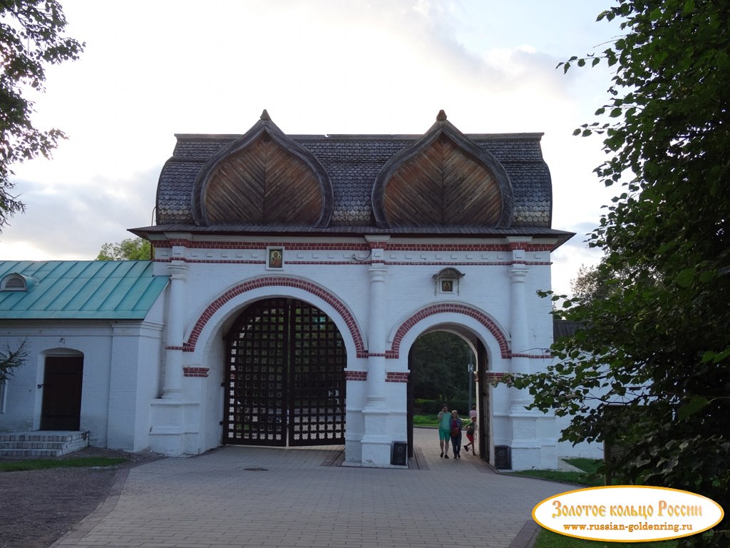 Царская резиденция Коломенское. Спасские ворота Государева двора