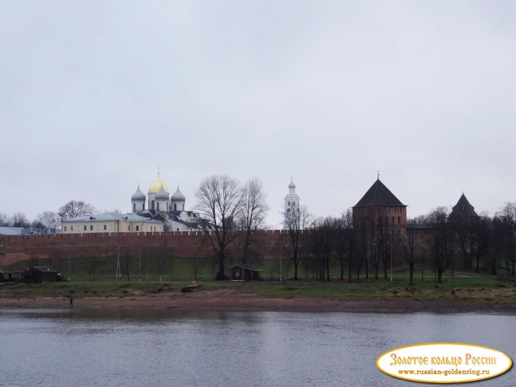 Новгородский Детинец (кремль). Вид с набережной Александра Невского