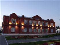 Достопримечательности Коломны. Соборная площадь. Здание бывшего приходского училища