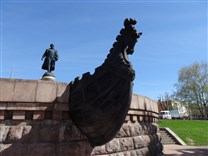 Достопримечательности Твери. Памятник Афанасию Никитину.  