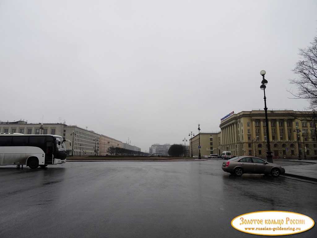 Смольный монастырь. Площадь Растрелли