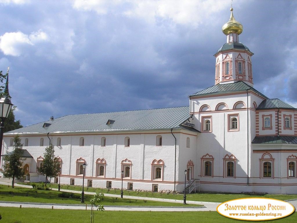 Иверский монастырь. Церковь Богоявления с трапезной палатой