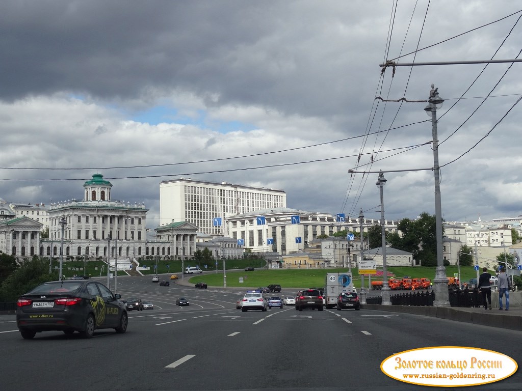 Центральные площади. Боровицкая площадь