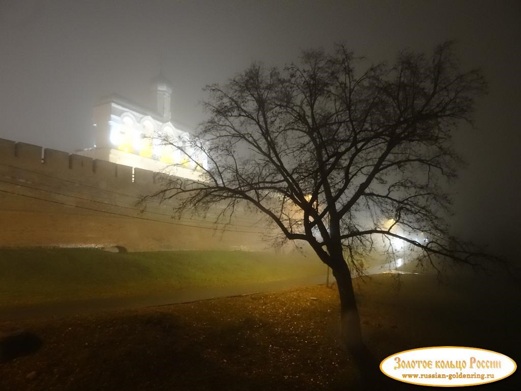 Новгородский Детинец (кремль). Вечерний вид кремля