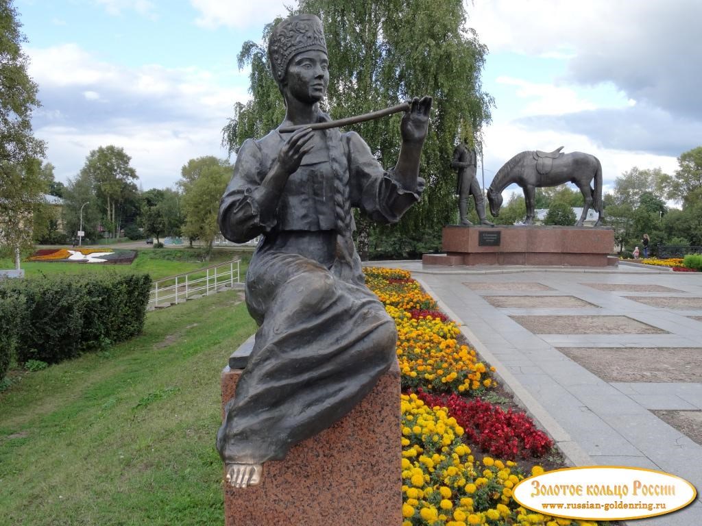 Кремлёвская набережная. Возле Кремлёвской площади