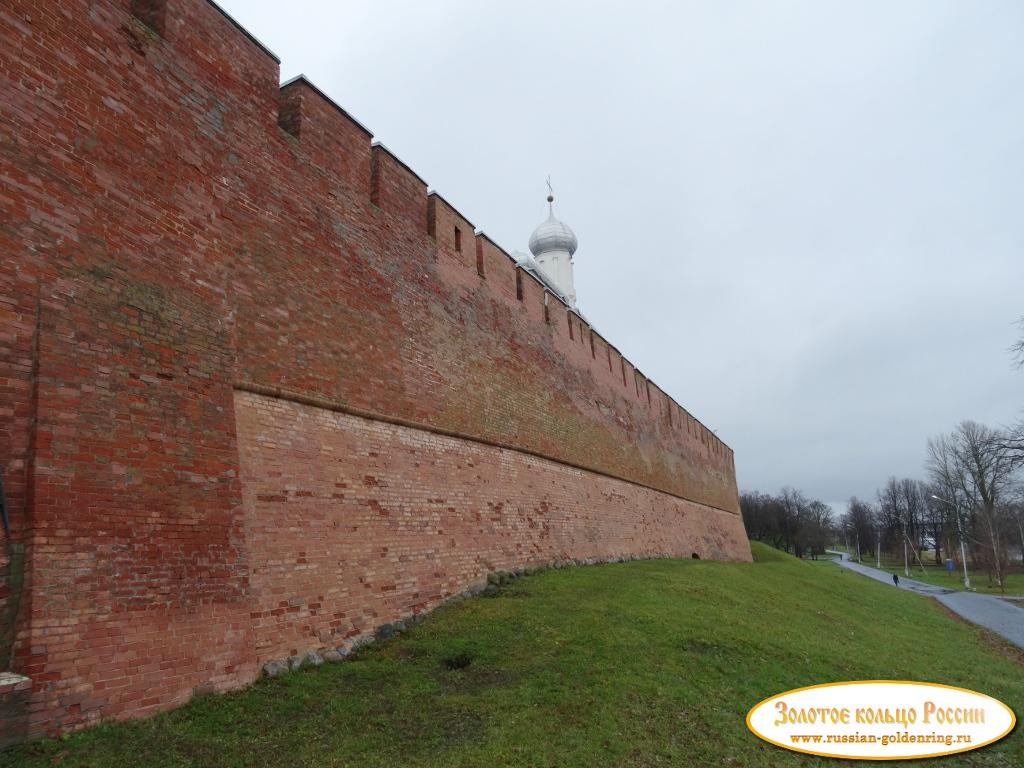 Новгородский Детинец (кремль). Восточная стена