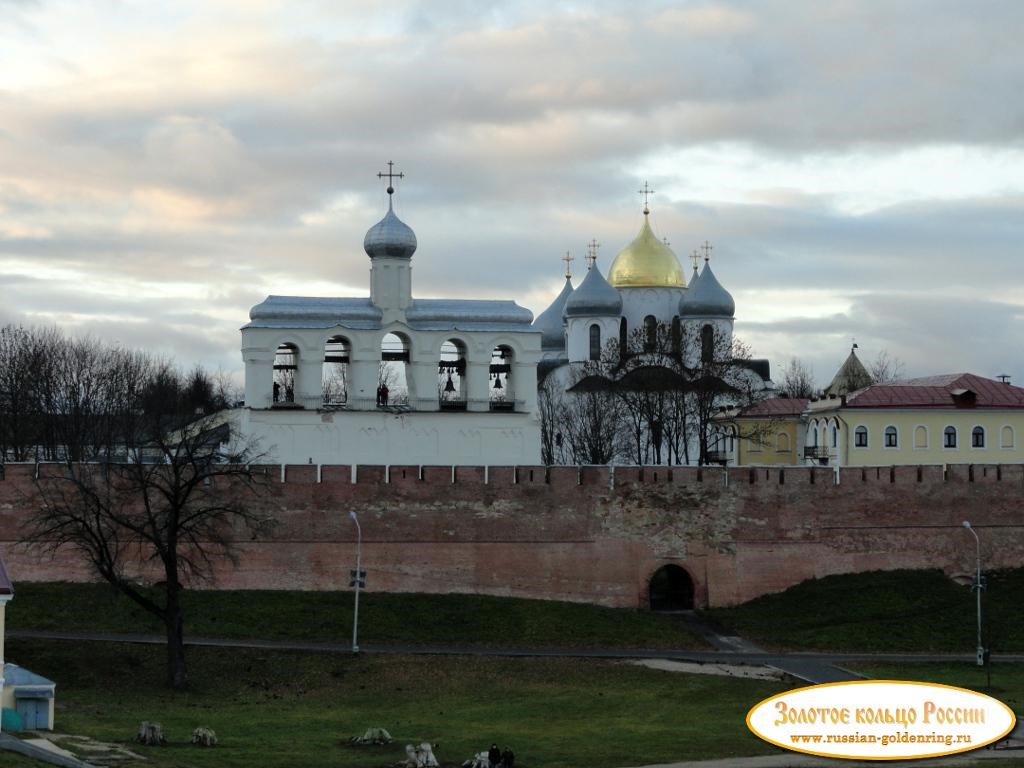 Новгородский Детинец (кремль). Вид с Горбатого моста