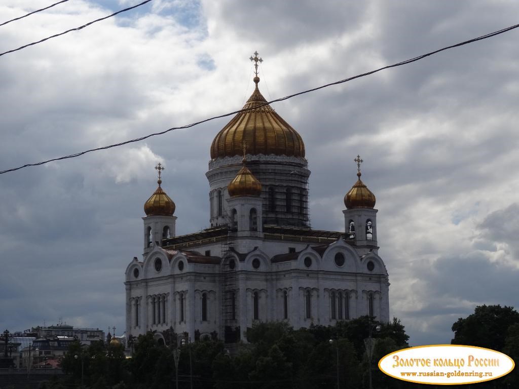 Храм Христа Спасителя. Вид с Берсеневской набережной