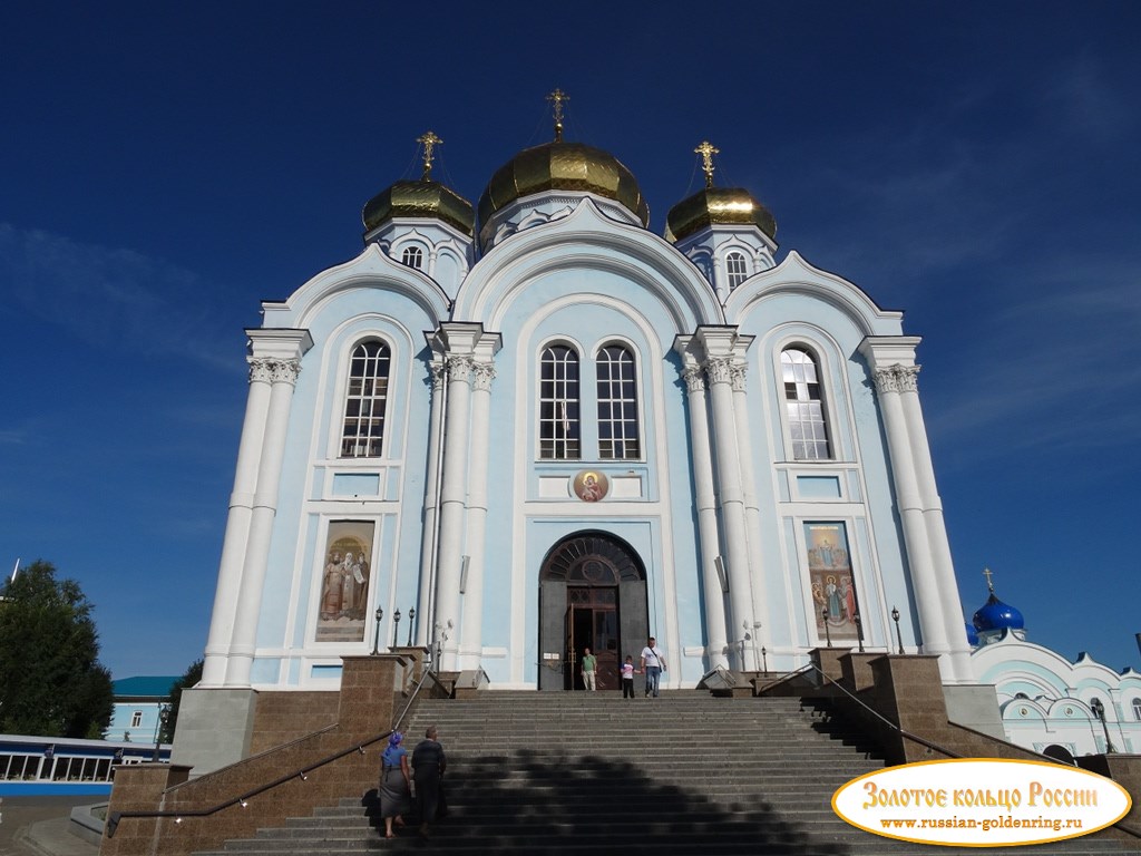 Задонский Рождество-Богородицкий мужской монастырь. Главный фасад собора