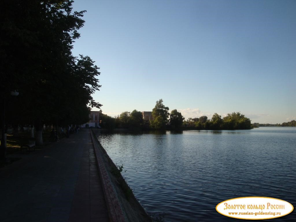 Городское водохранилище. Набережная