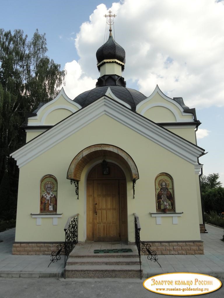 Церковь Богоявления Господня на Городке. Вход в церковь