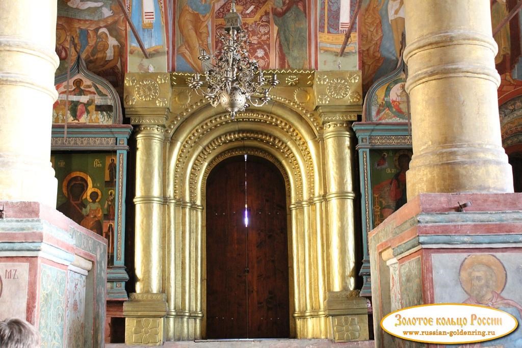 Церковь Спаса Нерукотворного на Сенях. Алтарная часть