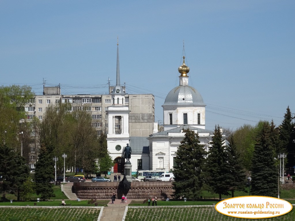 Церковь Воскресения Христова, что за Волгой. Вид из Городского сада