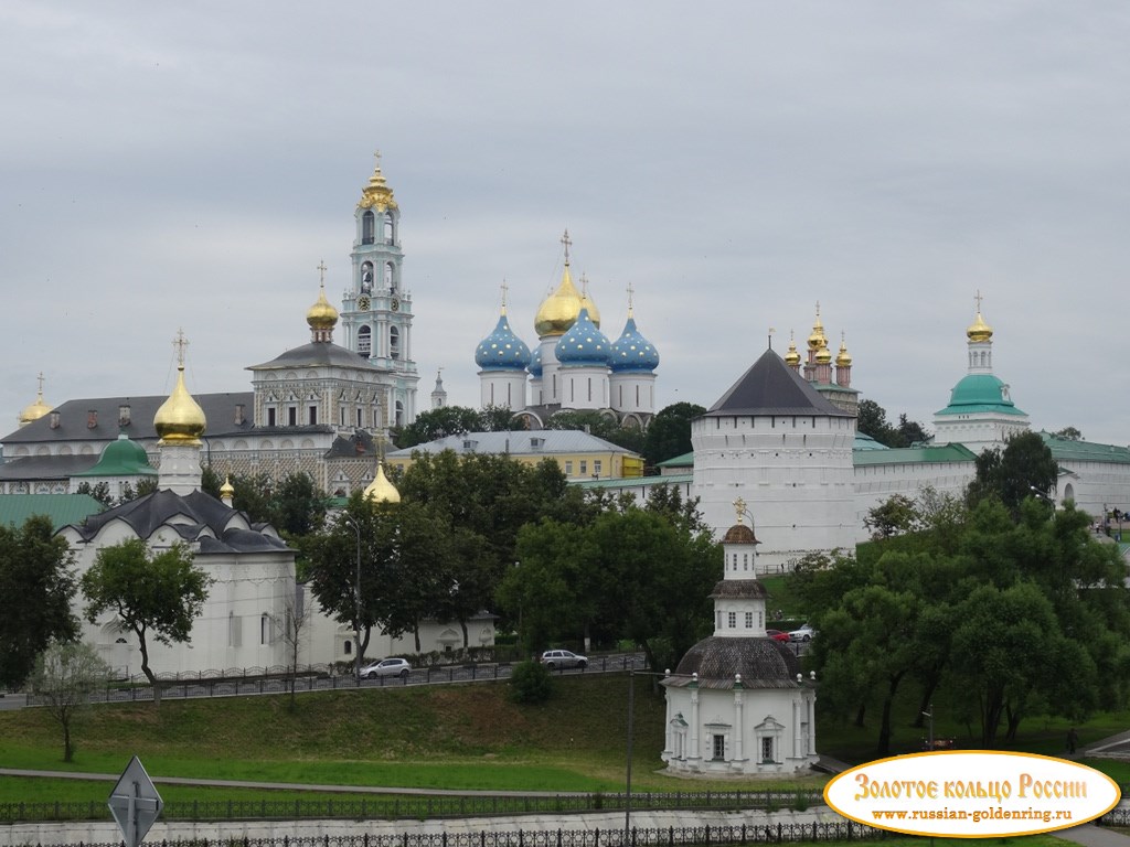 Смотровая площадка. Вид на монастырь