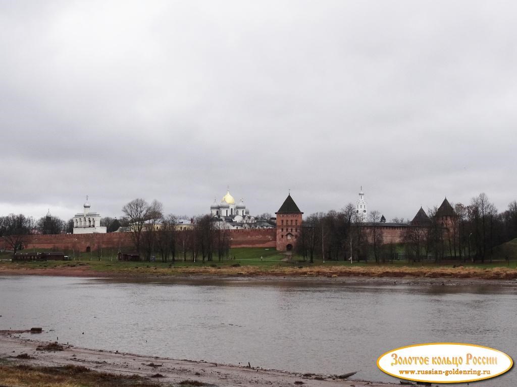 Новгородский Детинец (кремль). Вид с набережной Александра Невского