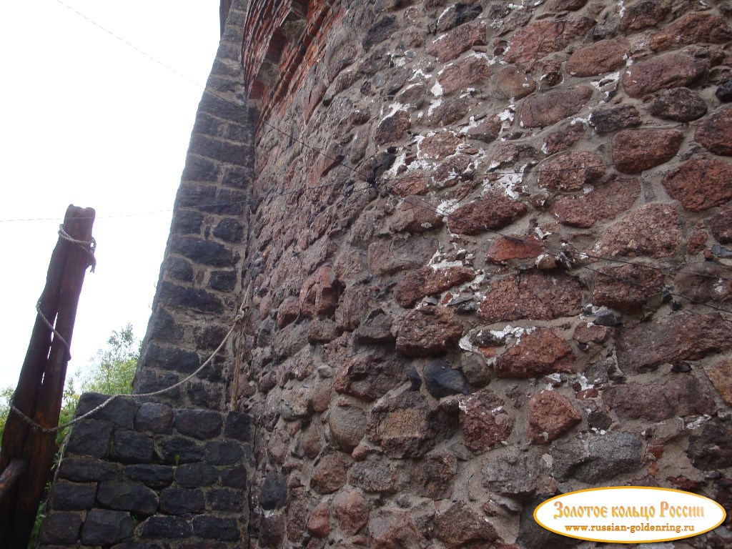 Выборгский замок. Каменная кладка Тюремной башни