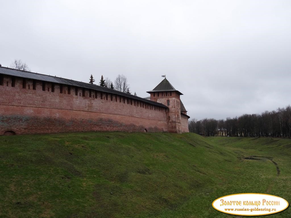 Новгородский Детинец (кремль). Западная стена