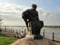 Достопримечательности Рыбинска. Скульптура Бурлак.  
