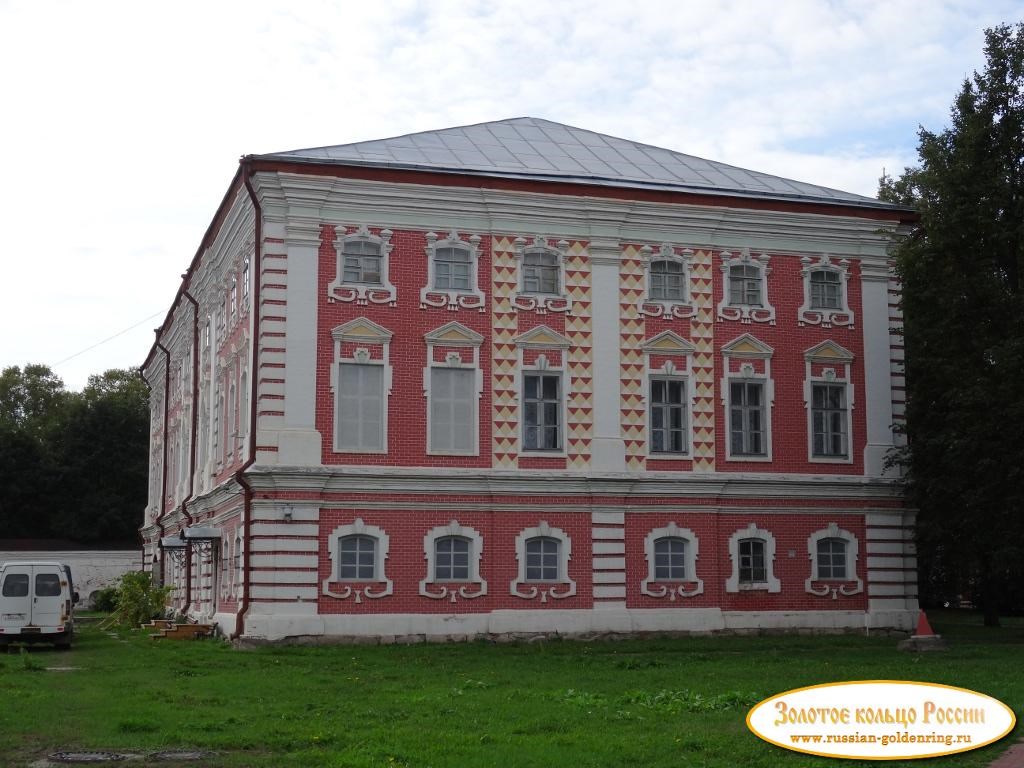 Архиерейский двор (комплекс XVII — XVIII века). Иосифовский корпус