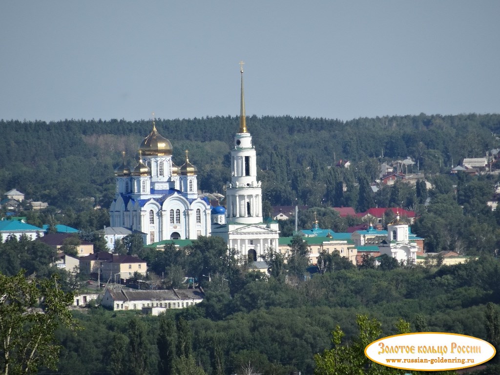 Задонский Рождество-Богородицкий мужской монастырь. Вид с противоположного берега реки