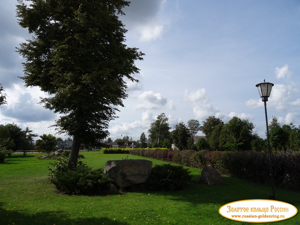 Ансамбль церквей в Завидово. Парк возле комплекса