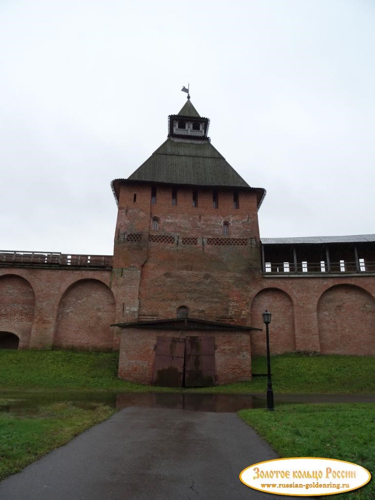 Новгородский Детинец (кремль). Спасская башня