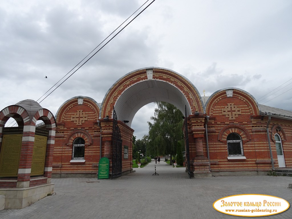 Церковь Троицы Живоначальной. Ворота на территорию