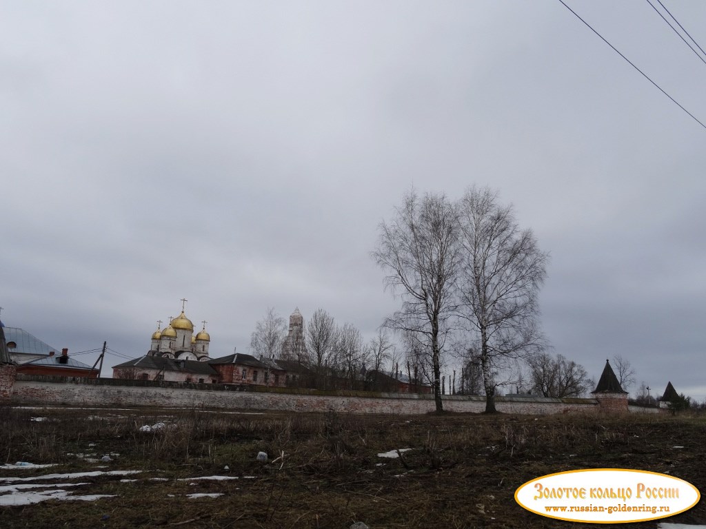 Ферапонтов Лужецкий Можайский монастырь. Монастырь ранней весной