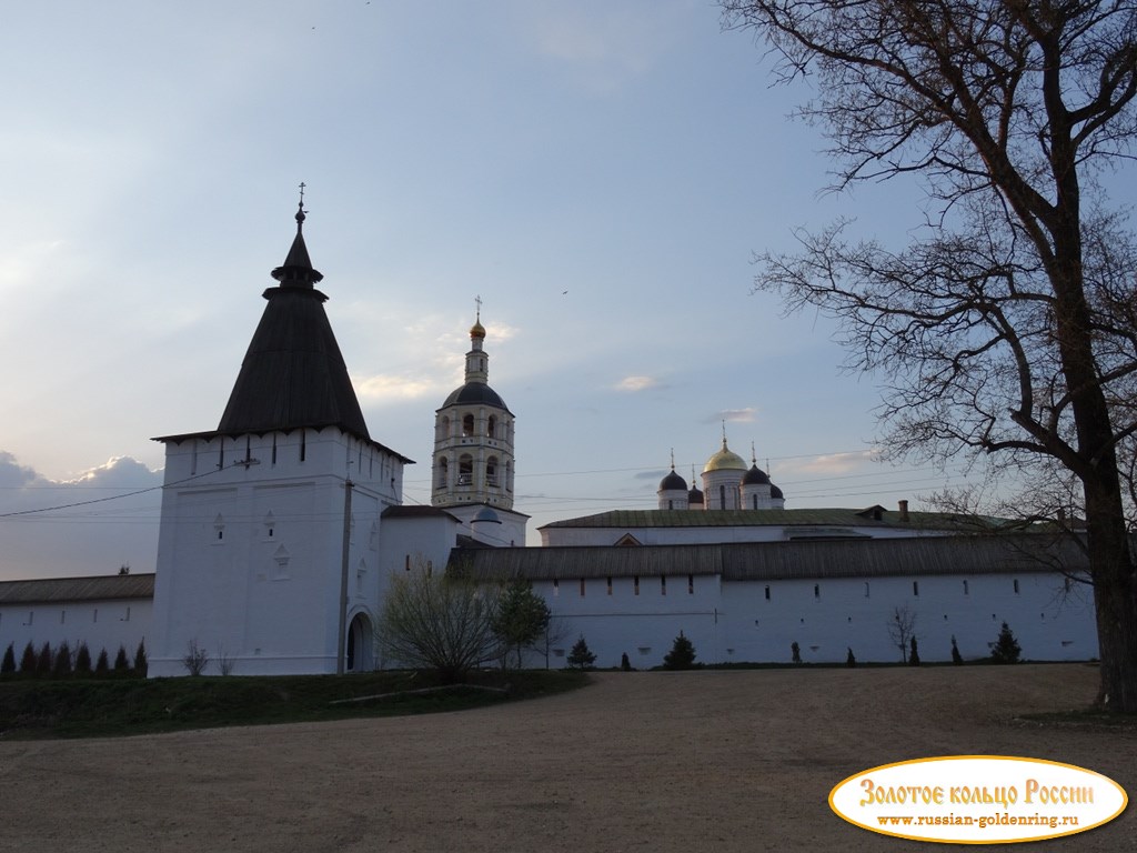 Пафнутьево-Боровский монастырь. Проломные ворота