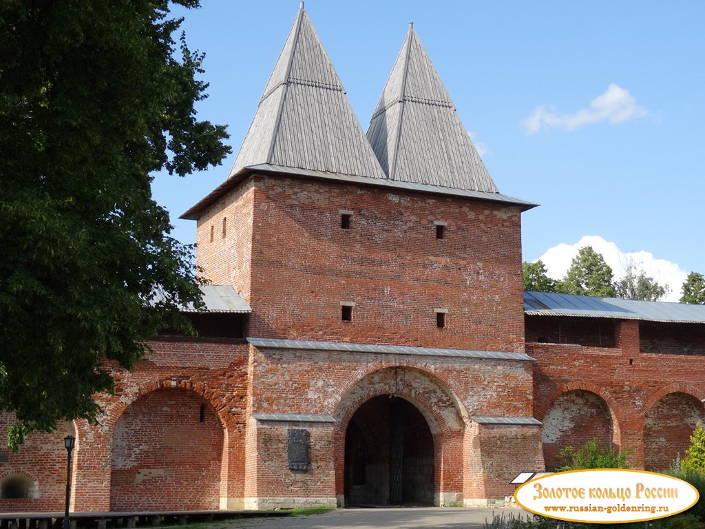 Зарайский кремль. Никольская надвратная башня