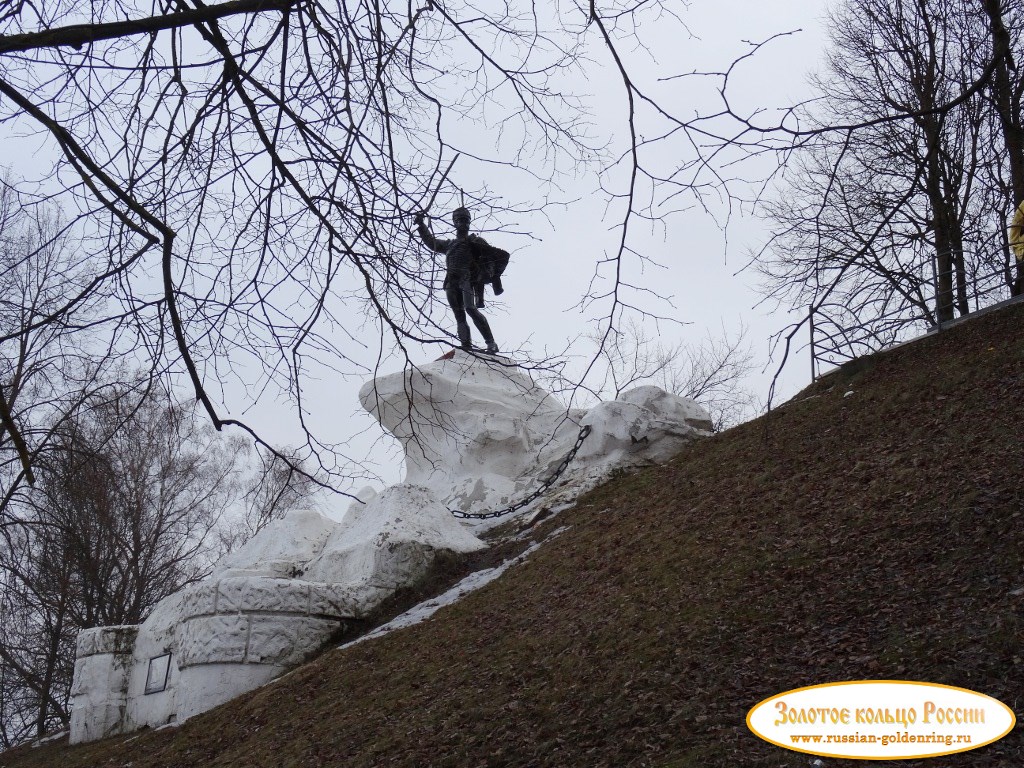 Верейский кремль. Памятник Дорохову