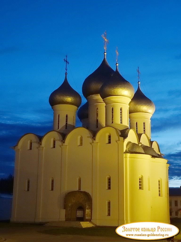 Вологодский кремль. Вечерний вид собора