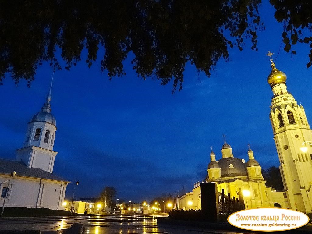 Вологодский кремль. Вечер на площади