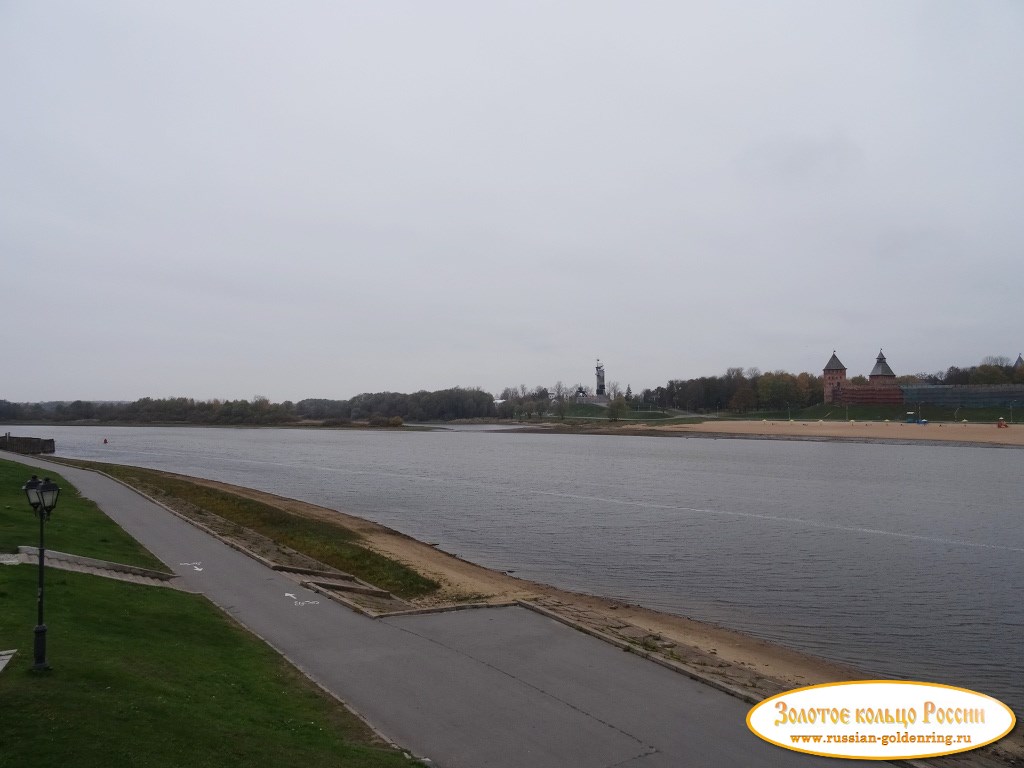 Река Волхов. Осень в Новгороде