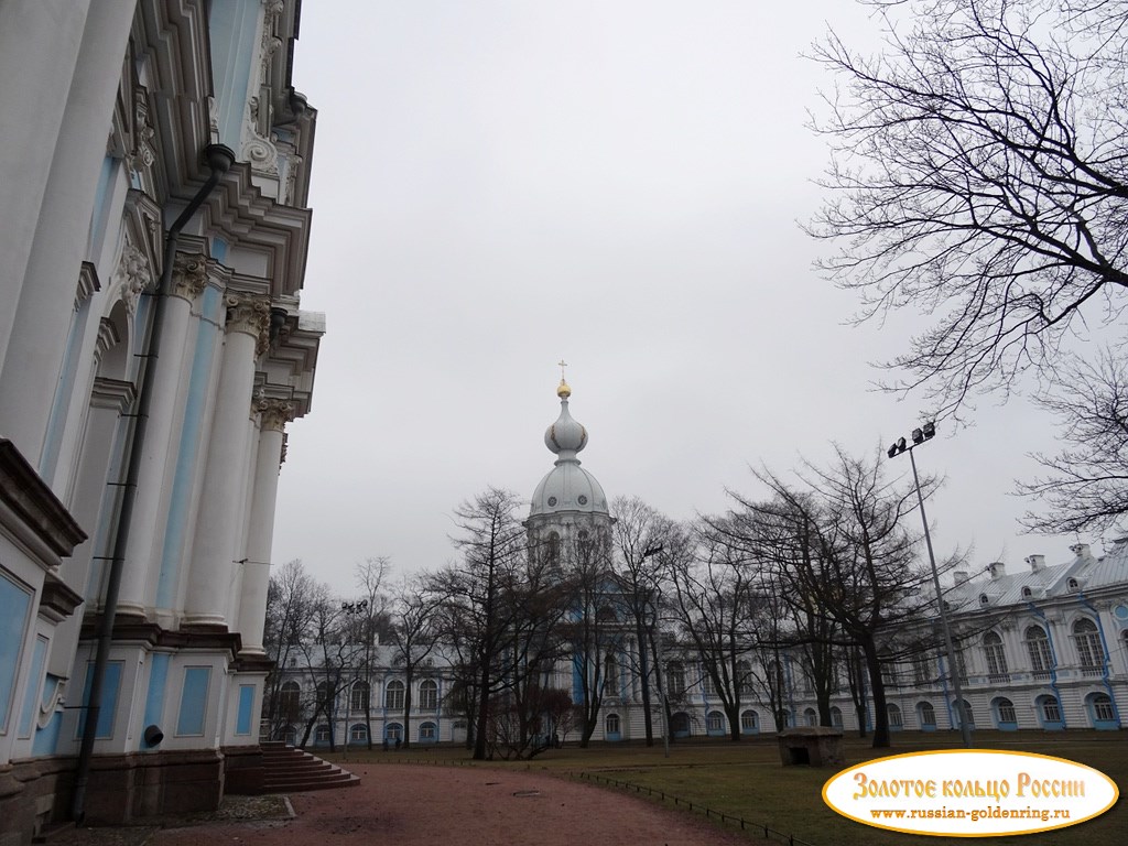 Смольный монастырь