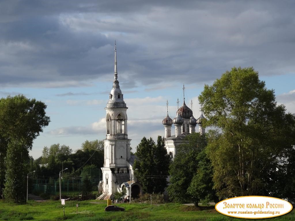 Кремлёвская набережная. Вид на Сретенскую церковь