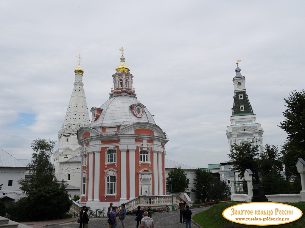 Свято-Троицкая Сергиева лавра. Смоленская церковь