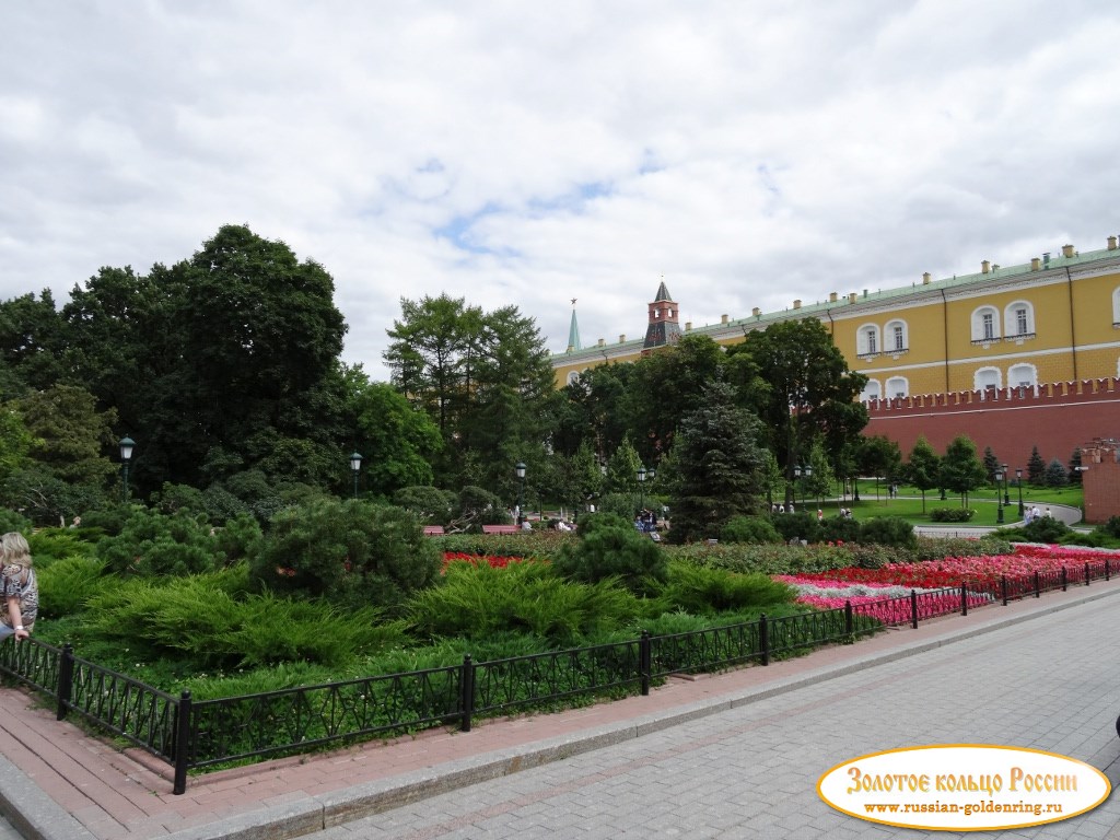 Александровский сад. Цветочные клумбы