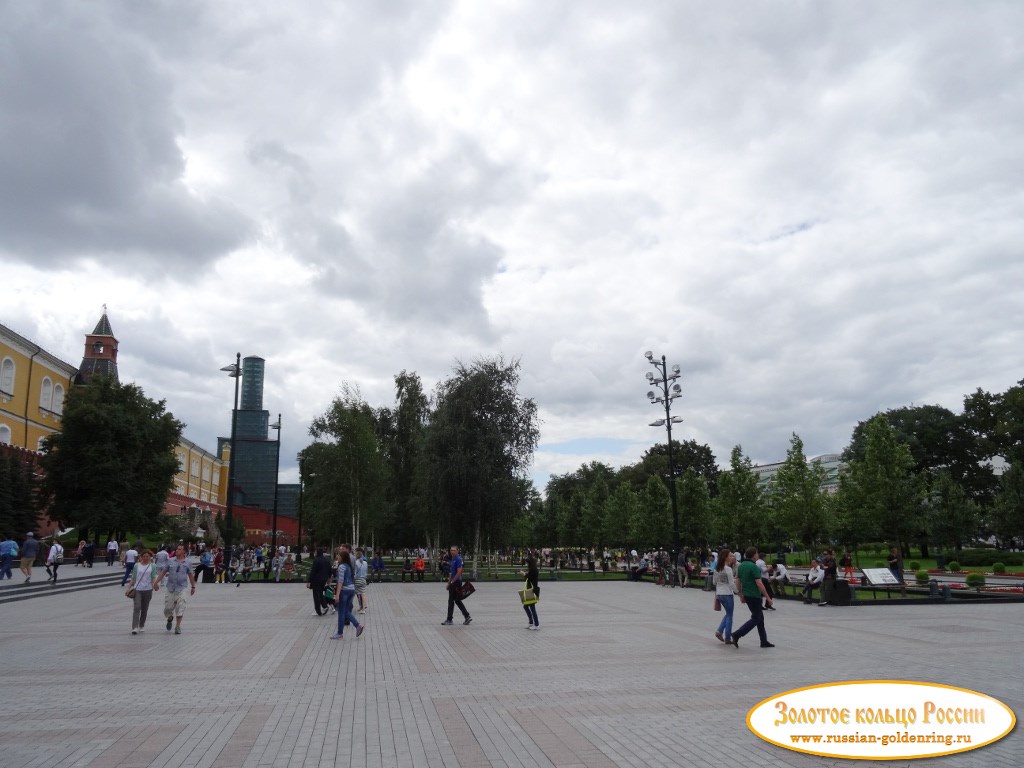 Александровский сад. Площадь в северной части парка