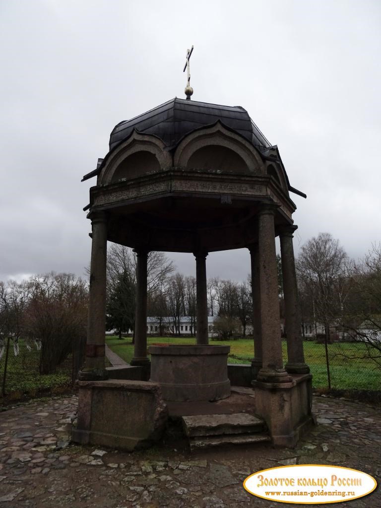 Юрьев мужской монастырь. Беседка в честь посещения монастыря царскими особами